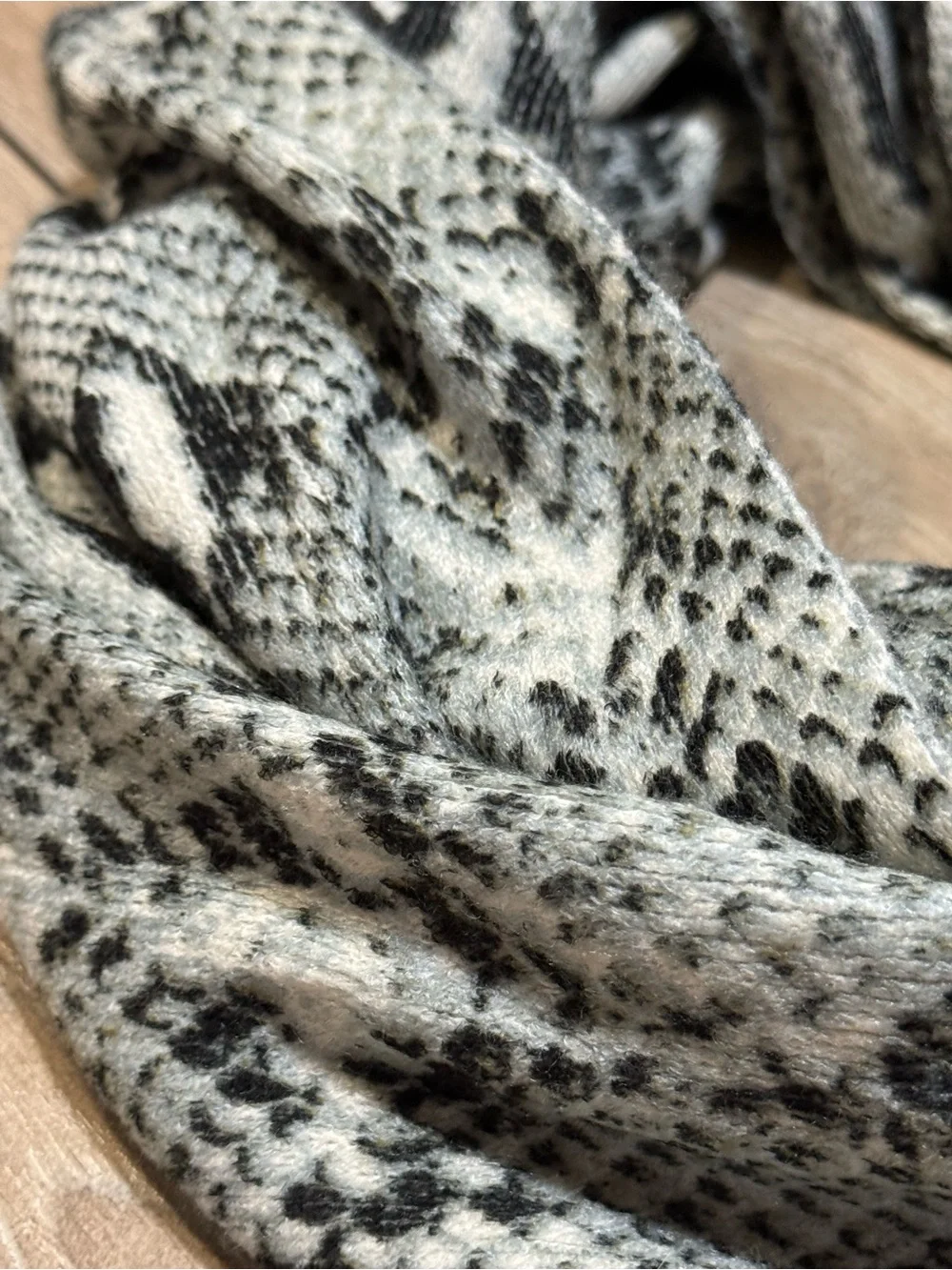 Michael Kors Animal Print Infinity Scarf Gray Black Oversized Knit Wrap